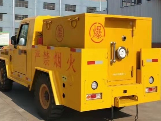 鼎湖凯龙爆破器材运输车：保障爆破任务的安全运行