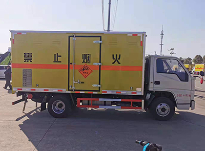 鼎湖爆破器材运输车技术升级与安全合规新趋势